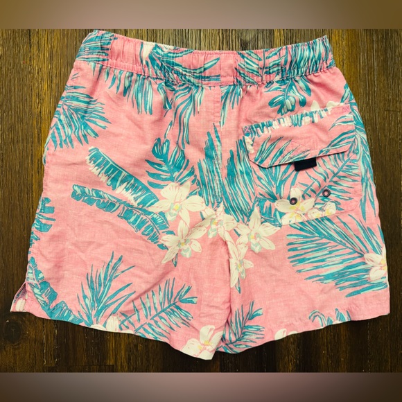 Boys Vineyard Vines Swim Trunks size 7 - Picture 2 of 3
